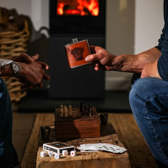 Highland Cow – Engraved Hip Flask Set – Scottish Charm – Gift Set - Mood4whisky